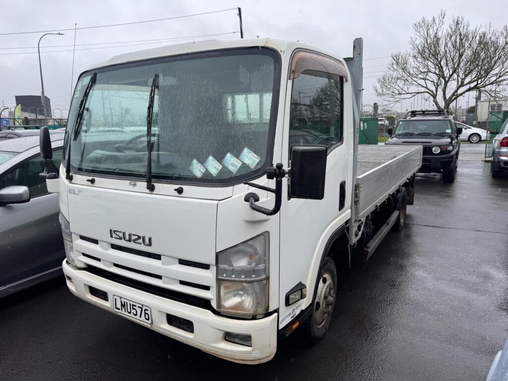 2011 Isuzu ELF