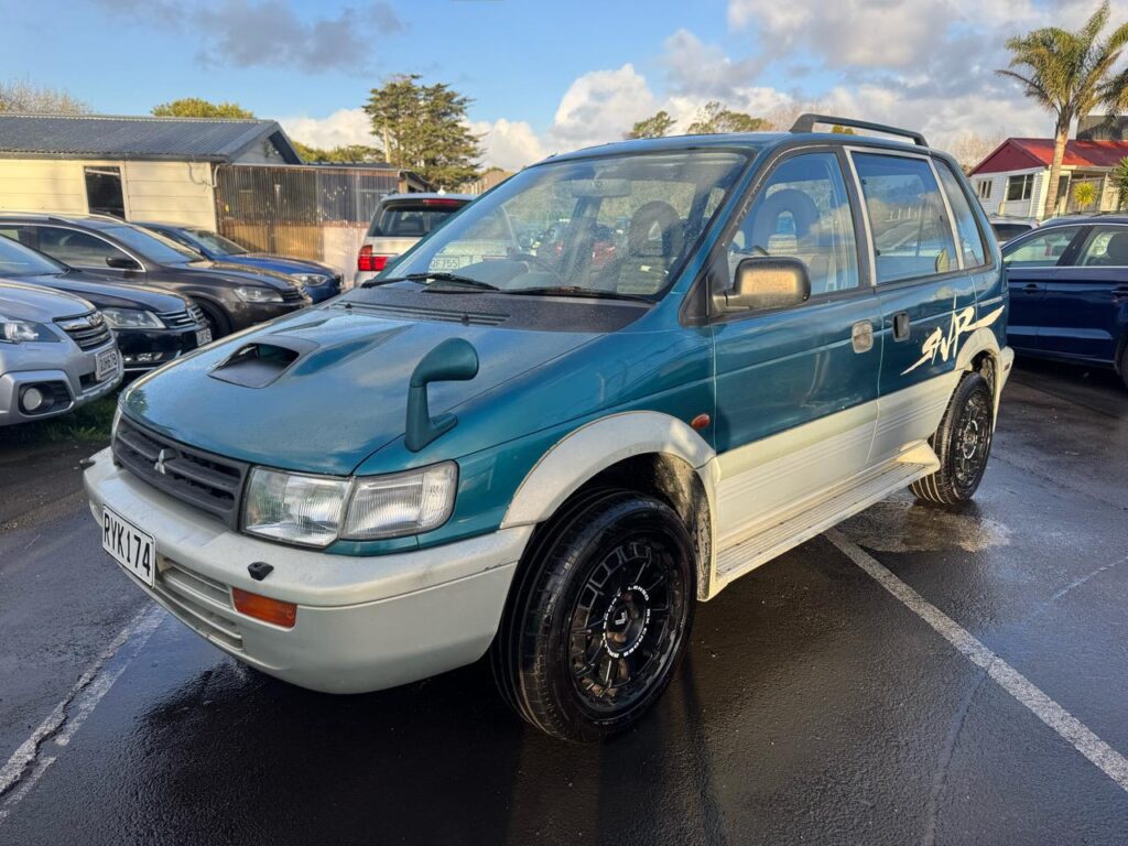 1995 Mitsubishi RVR