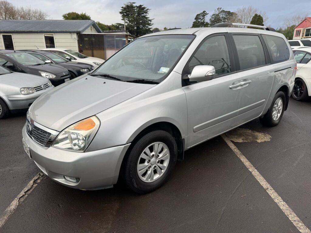 2013 Kia CARNIVAL